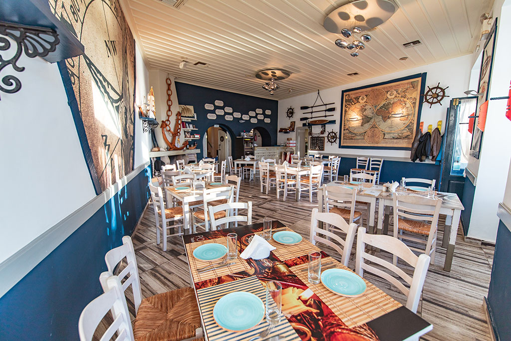Pylos Poseidonia - Restaurant by the sea - Interior